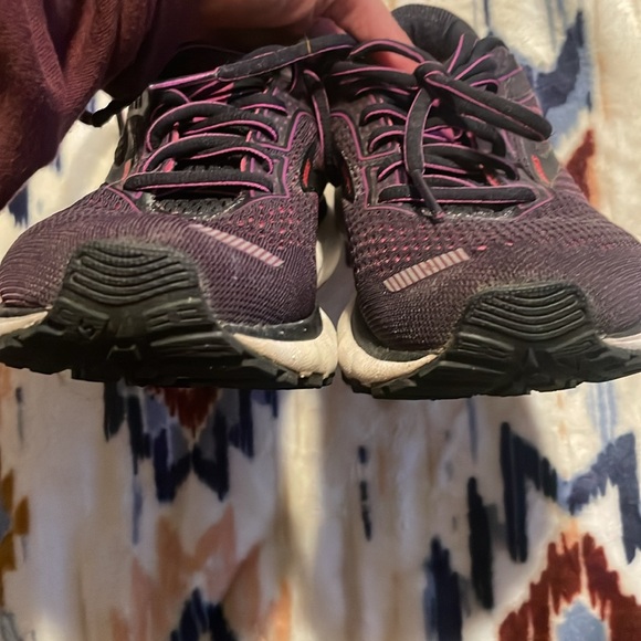 Women’s brooks sneakers size 8 - Picture 6 of 8